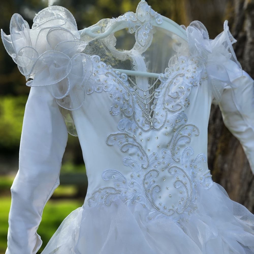 Vintage wedding dress